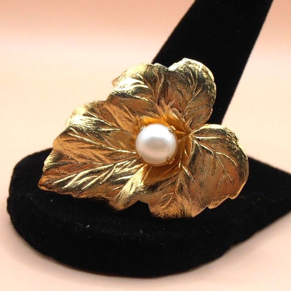 Vintage 1960's Sarah Coventry Chit Chat Leaf Faux Pearl Fashion Brooch